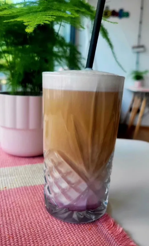 Ube Dirty Latte — Barista i Bambino Gdańsk